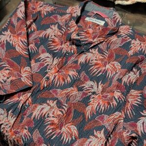 Tommy Bahama Red and Blue Floral Casual Button Down Shirt
